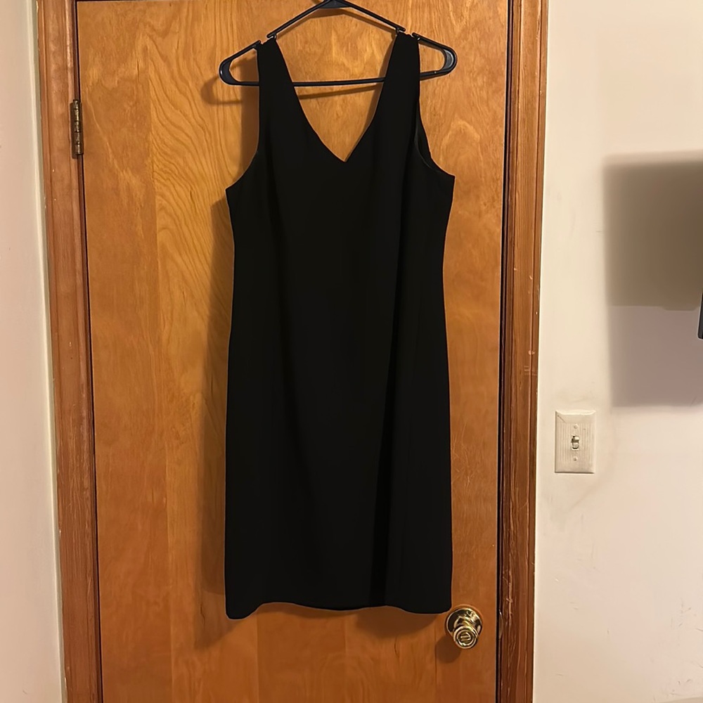 Simply perfect black dress size 16 Jones New York